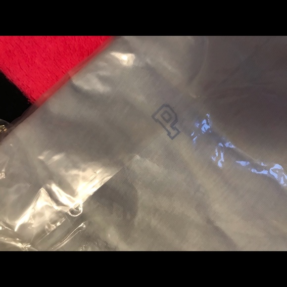 💕 VS PINK ICY BLUE TOPAZ MONOGRAM V-NECK TEE - Picture 6 of 7